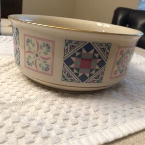 Lenox Cream and Gold Elegant Bowl